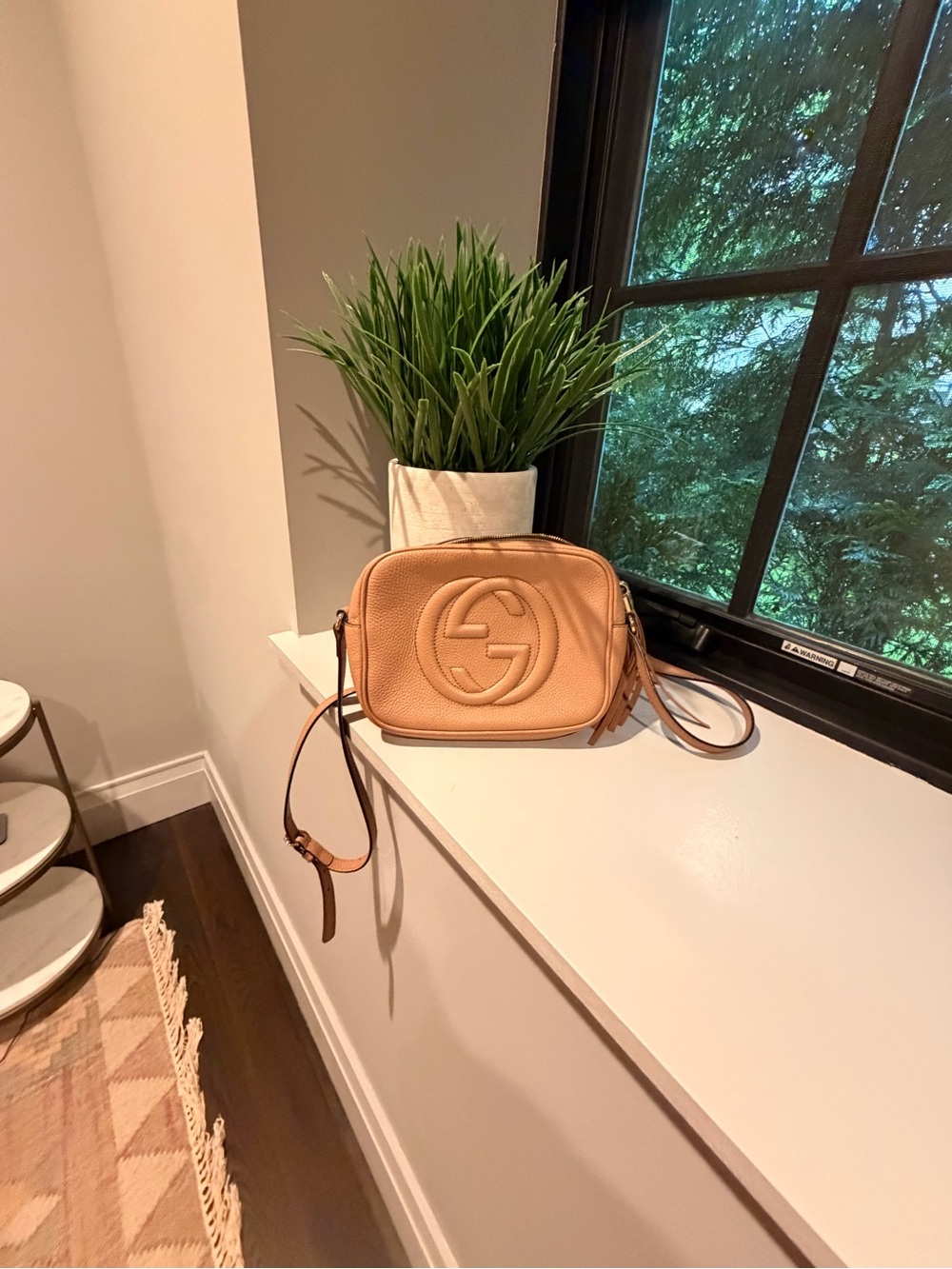 Pre loved Gucci Small Leather Crossbody Bag in Tan